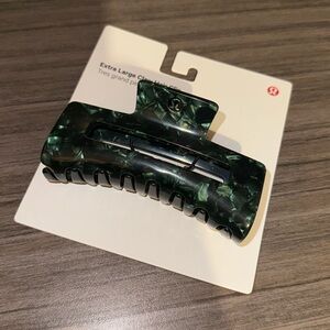 ✨Sold Out @ Lululemon✨NWT Extra Large Claw Hair Clip Color Envy Green/Pure Green